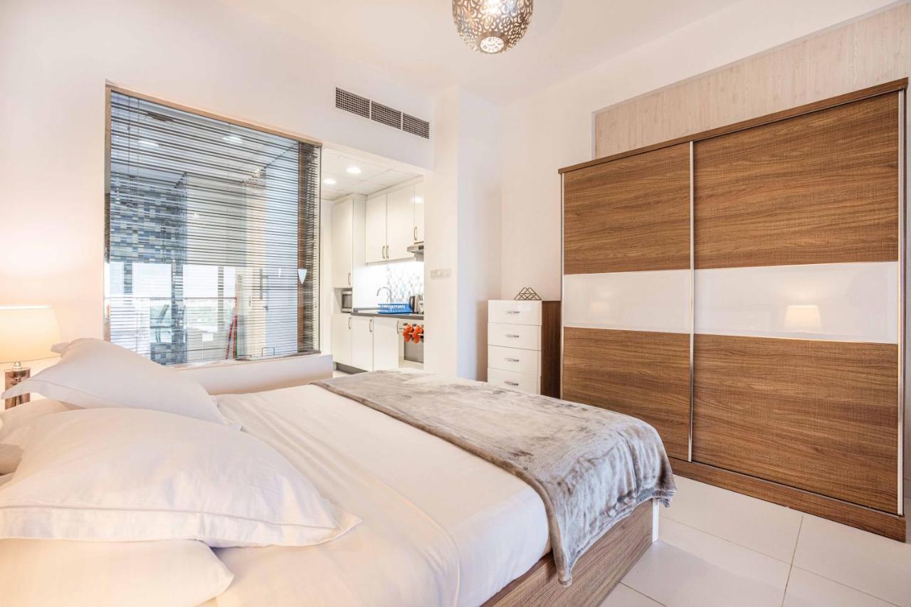 Deluxe In Palm Views East At Palm Jumeirah By Pk Holidays Apartment Dubai