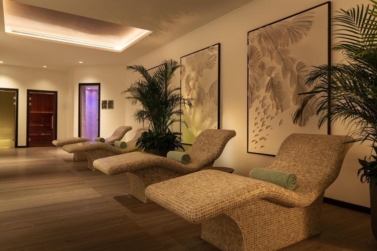 Resort Le Royal Meridien Beach & Spa