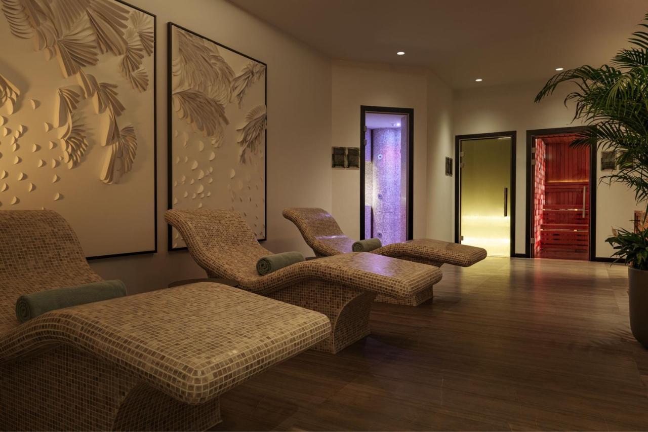 Resort Le Royal Meridien Beach & Spa
