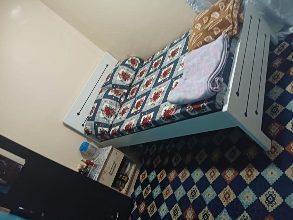 Moon Backpackers , Al Rigga , Partition For Couples And For Singles *
