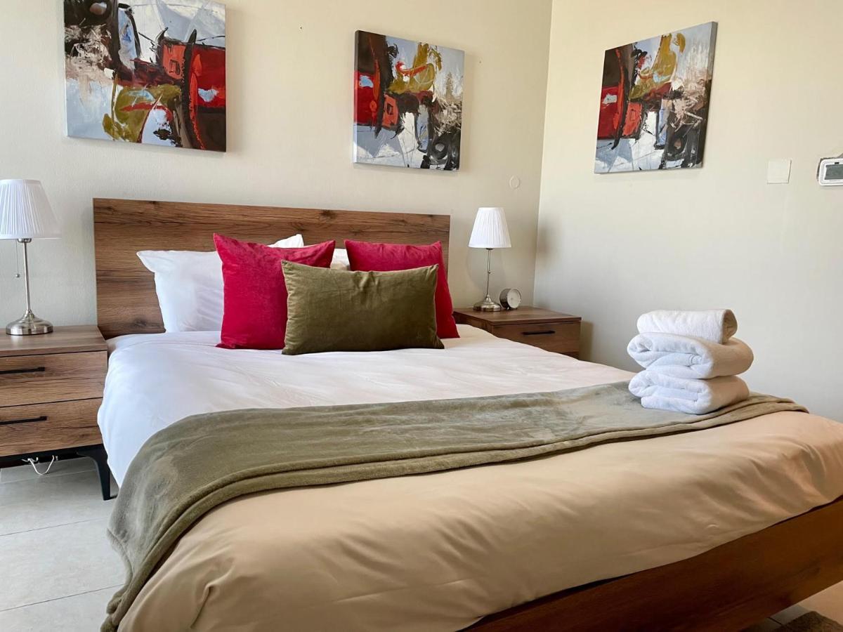 Higuests - Spacious Close To Marina Walk Daire