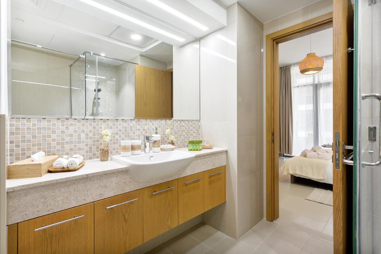 Waves - Chic With Skyline Views Apartment *