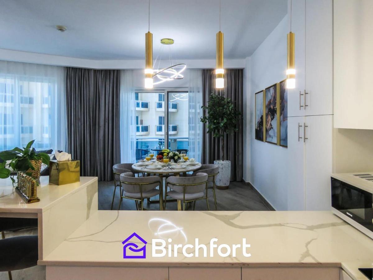 Birchfort - Newly Renovated Huge 2 Bedroom Daire Dubai