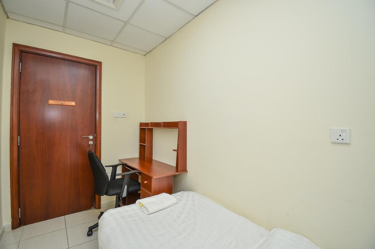 Luxury Escapes - Cozy 1 Bedroom With Study In Marina Park Tower Apartment Dubai