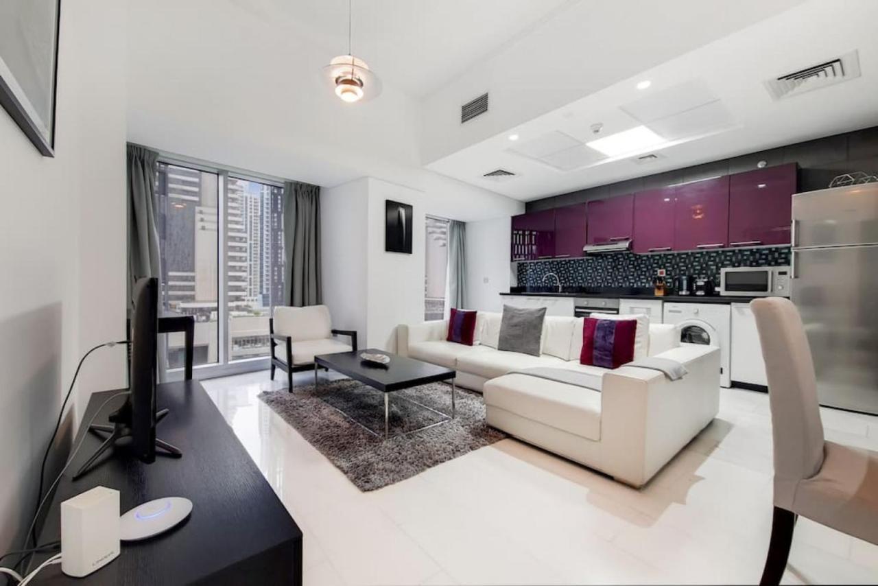 Apartment Cayan Tower, Marina - Charming One Bedroom Dubai