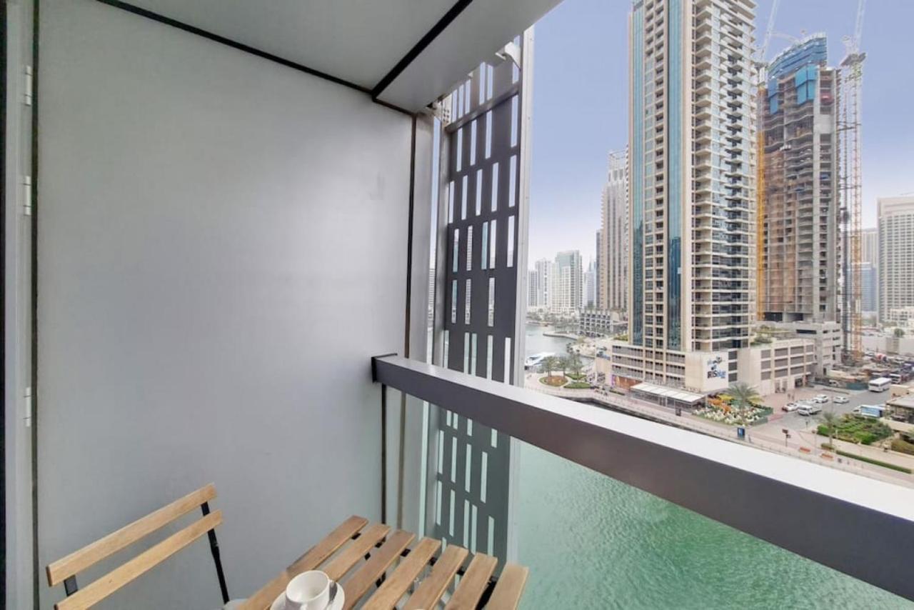Cayan Tower, Marina - Charming One Bedroom * Dubai