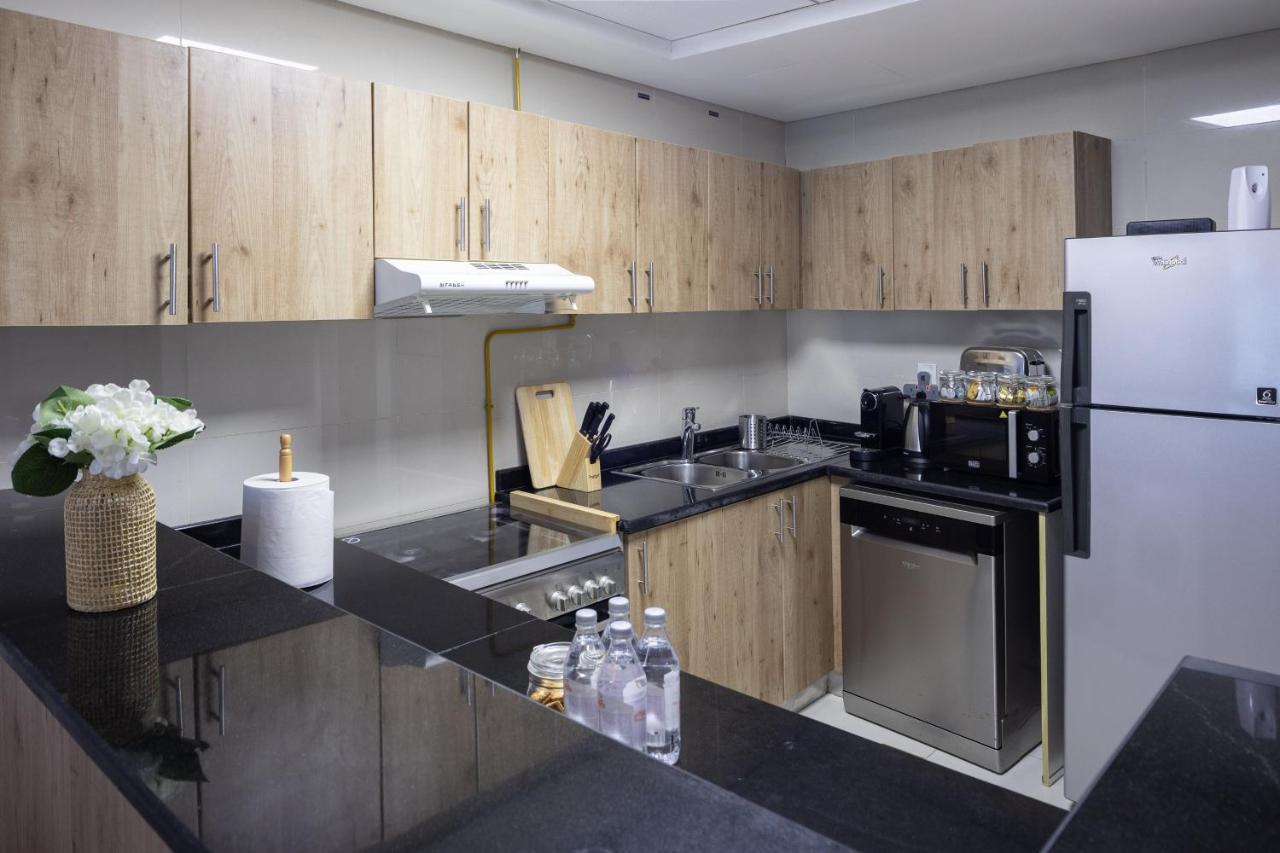Waves - Charming Apt With Balcony, Minutes From The Apartment