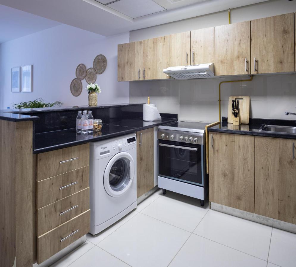 Apartment Waves - Charming Apt With Balcony, Minutes From The *