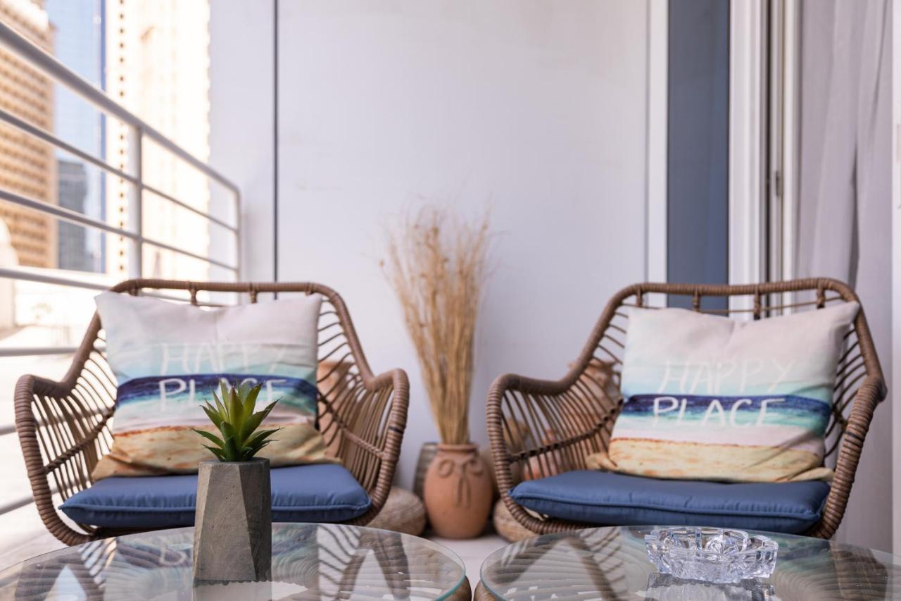 Waves - Charming Apt With Balcony, Minutes From The Dubai