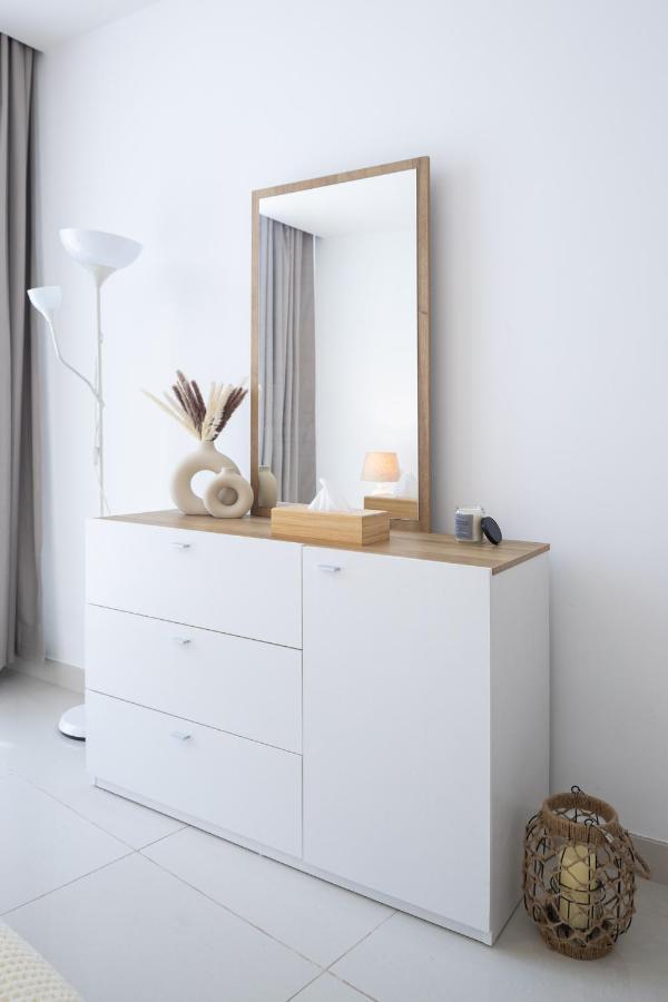 Waves - Charming Apt With Balcony, Minutes From The *
