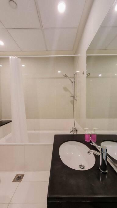 Marina Heights, 2 Bedroom Daire