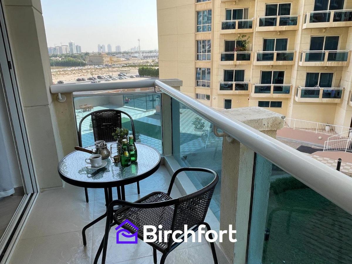 Daire Birchfort - Newly Renovated Huge 2 Bedroom Dubai
