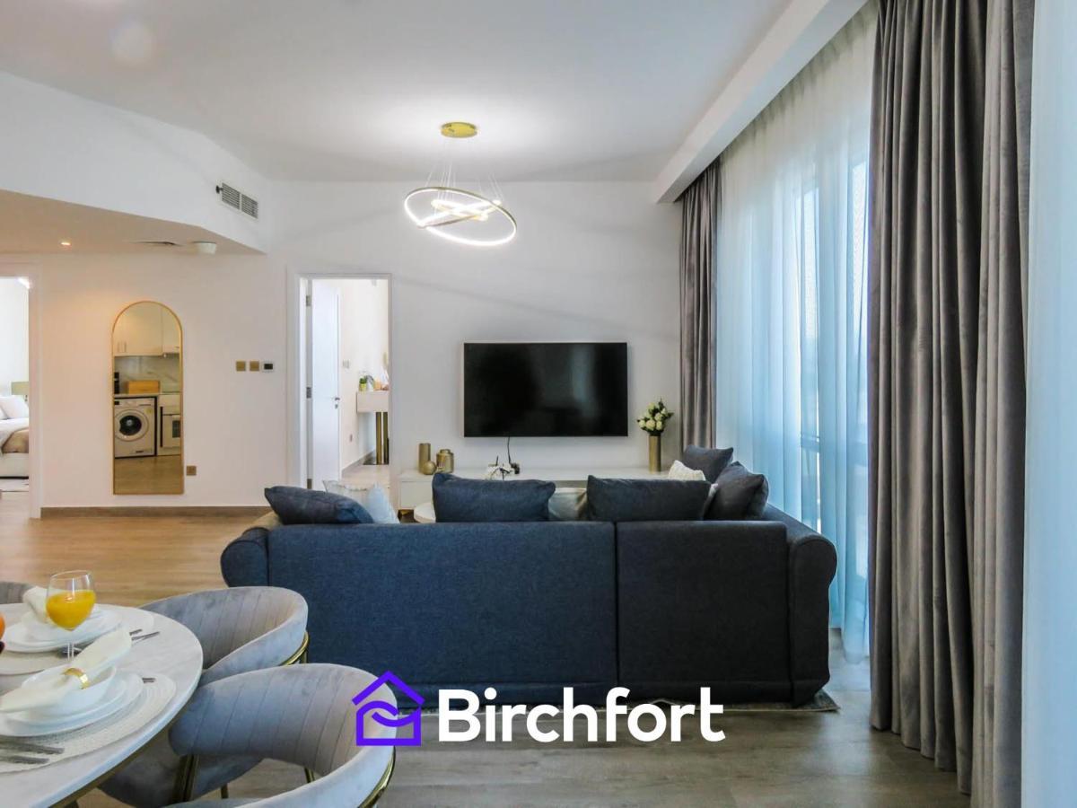 Birchfort - Newly Renovated Huge 2 Bedroom Daire Dubai