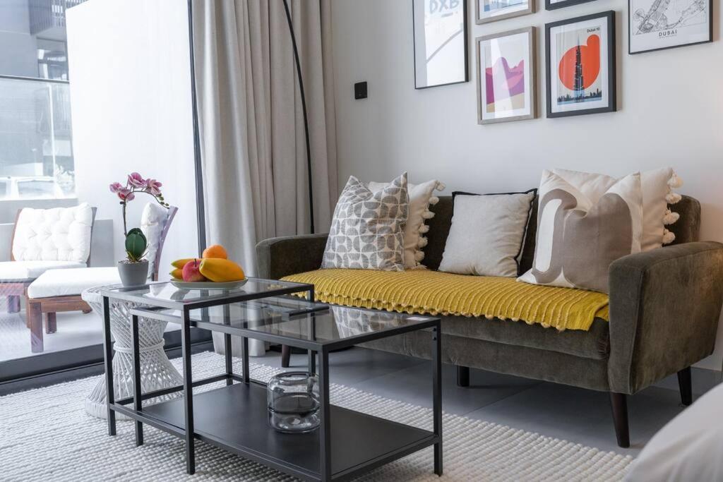 Apartment Eclectic With Terrace In Oxford Blvd Jvc Dubai