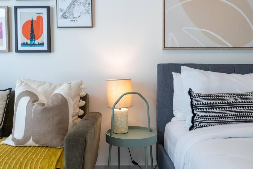 Eclectic With Terrace In Oxford Blvd Jvc Apartment