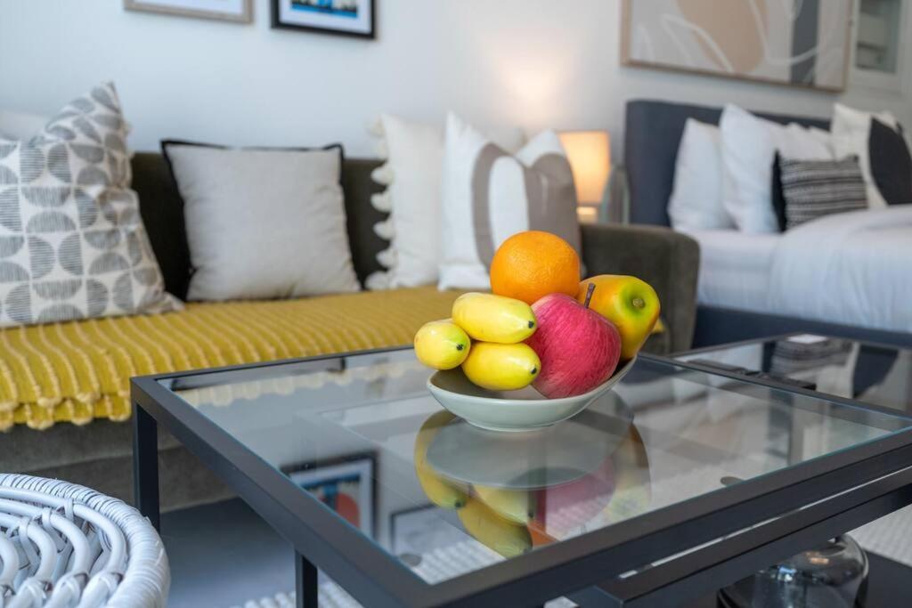 Eclectic With Terrace In Oxford Blvd Jvc Apartment *