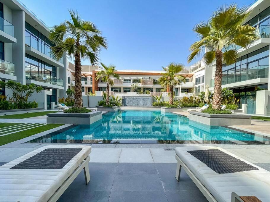 Eclectic With Terrace In Oxford Blvd Jvc * Dubai