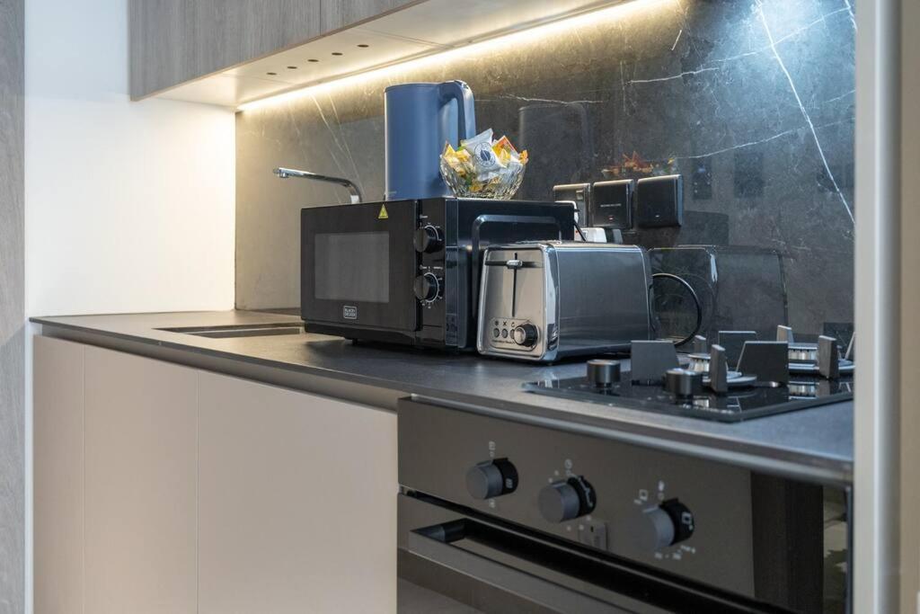 Eclectic With Terrace In Oxford Blvd Jvc * Dubai