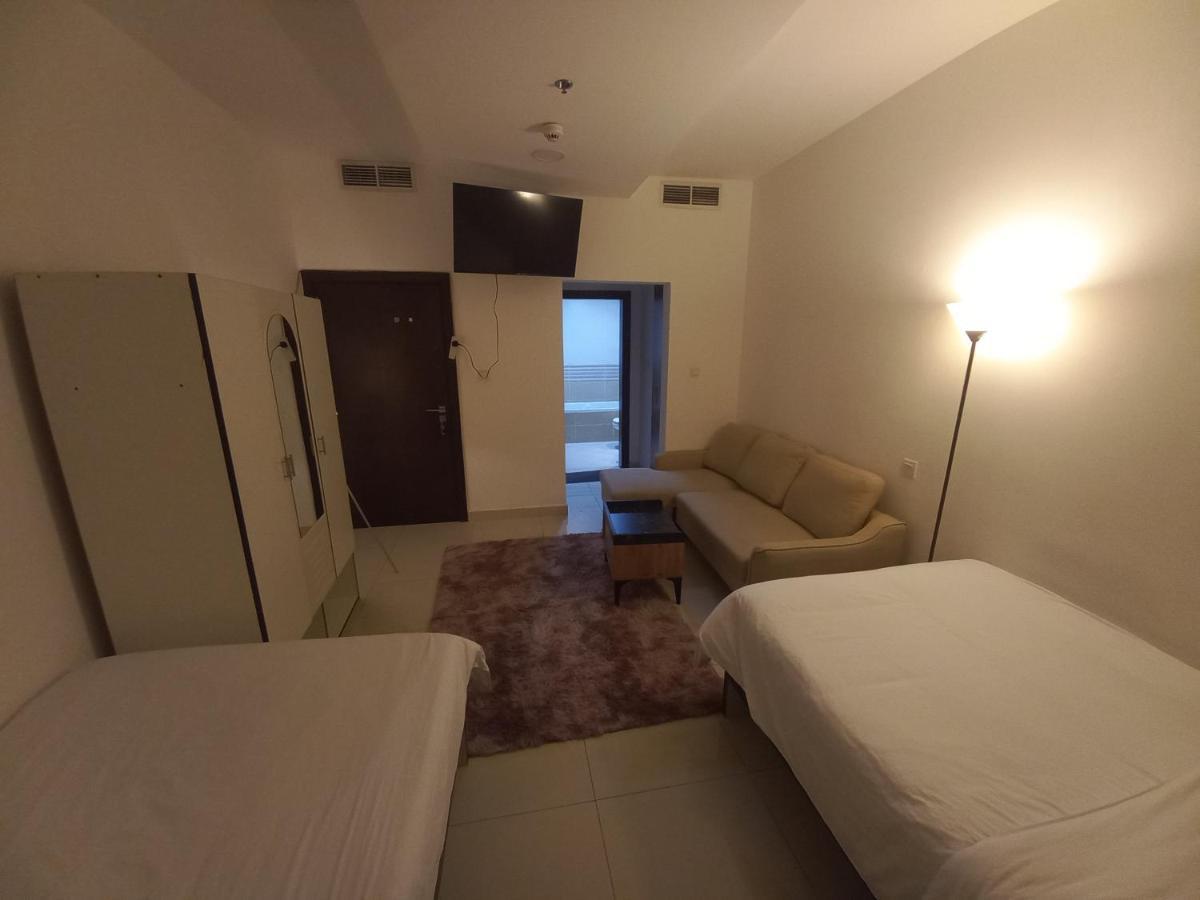 Apartment Cozy And Small Partitions For Men Guests In