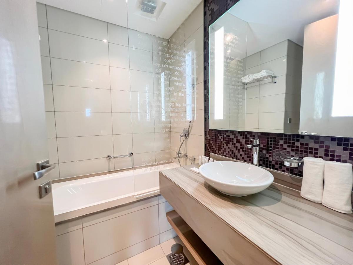 Luton - Damac Paramount 2br High Floor, Business Bay, 61ab06 * Dubai