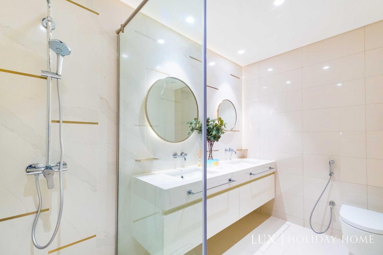 Lux - The Luxury Sunspot Beach * Dubai