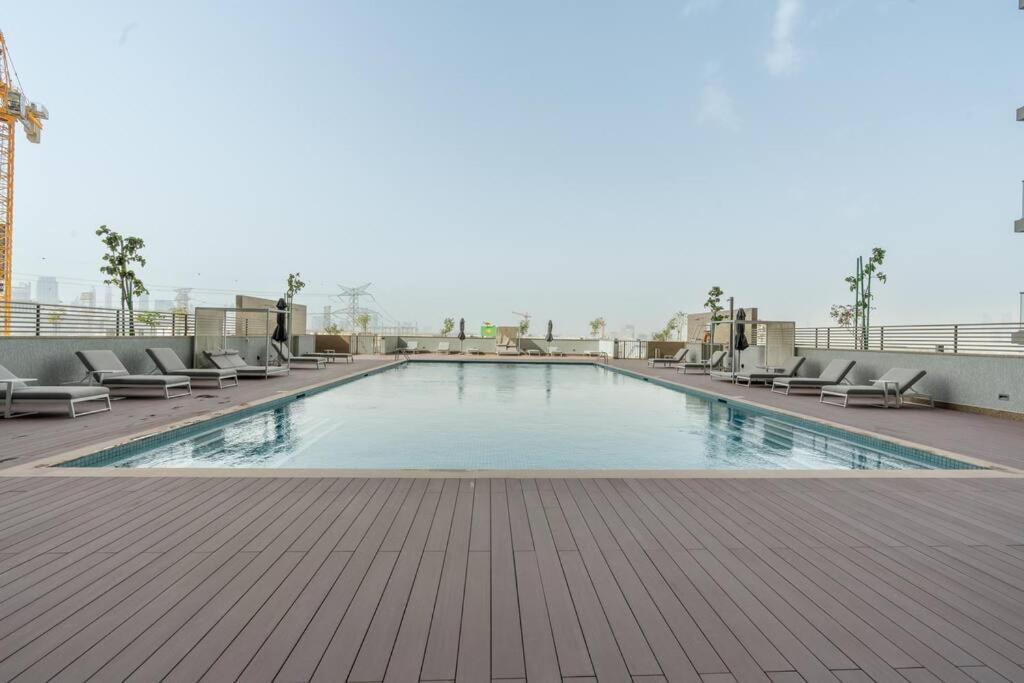 Cozy 1bdr 10' From Burj Khalifa Apartment *