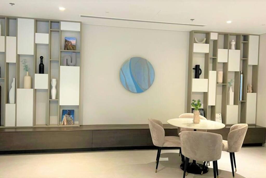 Modern & Chic Waterfront 2bed Balcony Creek * Dubai