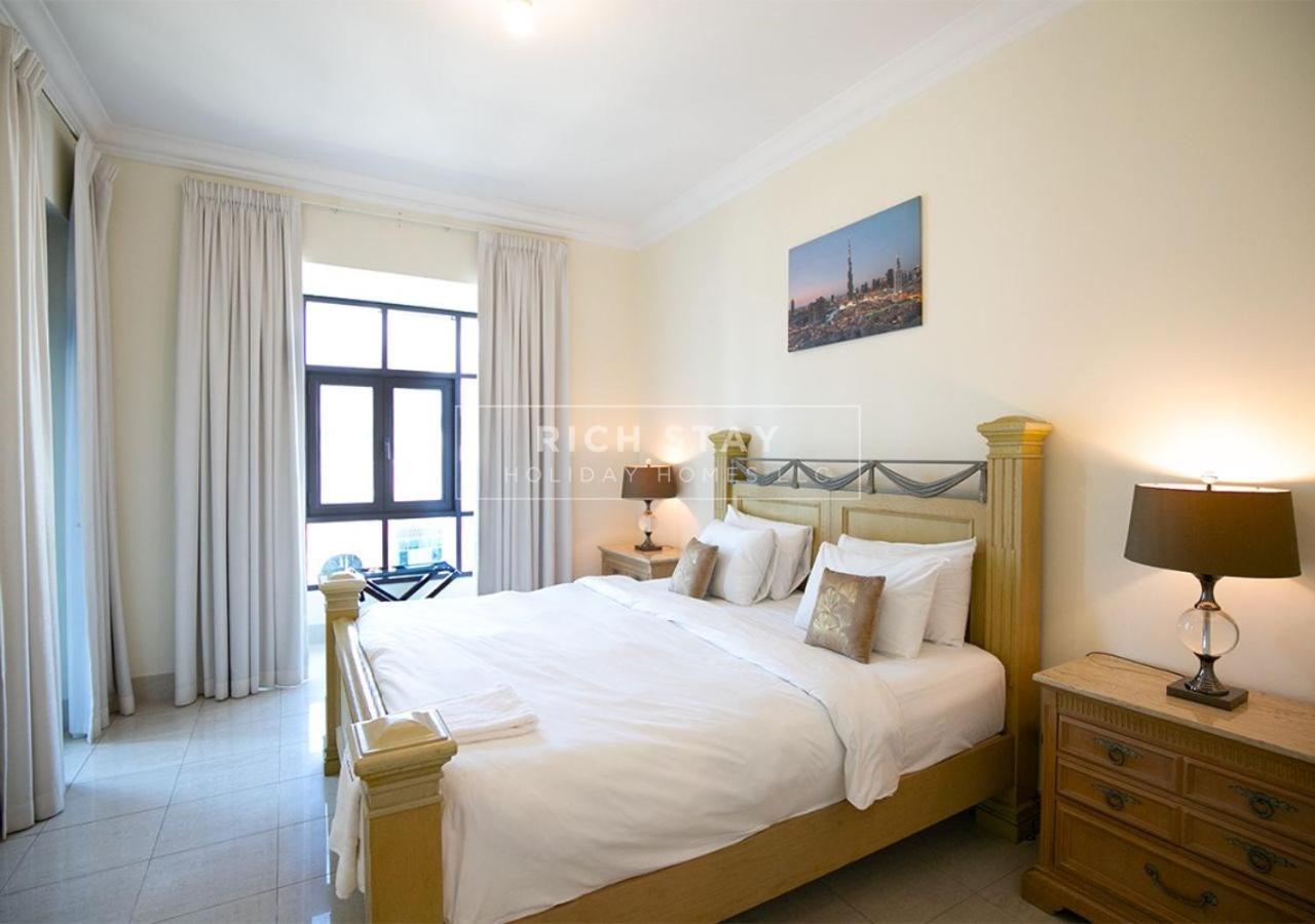 Daire Incredible 2br Apartment, Downtown With Burj & Mall View By Rich