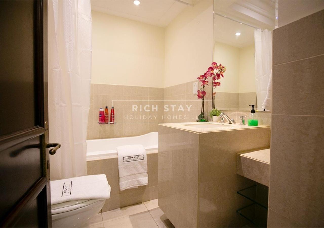 Incredible 2br Apartment, Downtown With Burj & Mall View By Rich Daire
