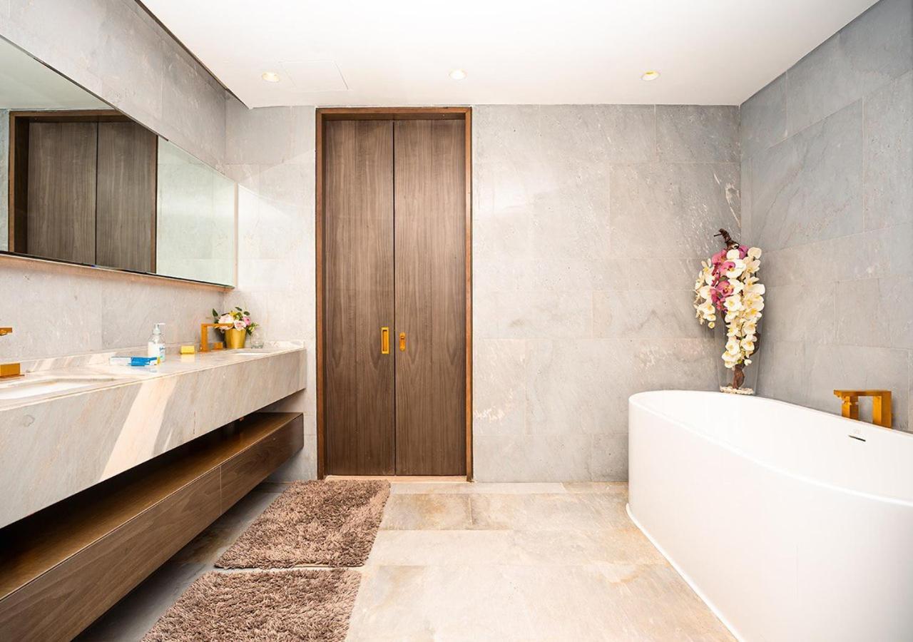 Luxury 2 Bedroom In The World Famous Dubai