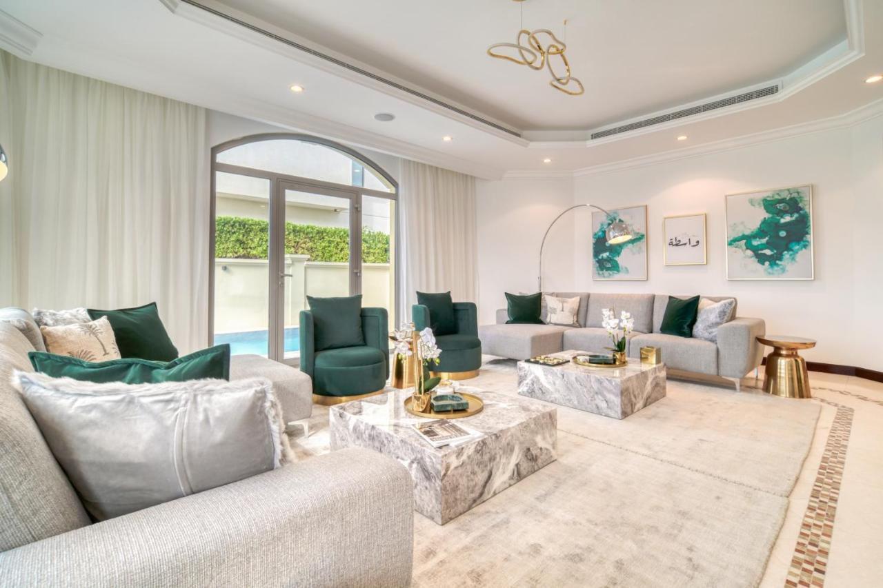 Frond E Villa, Palm Jumeirah - Mint *