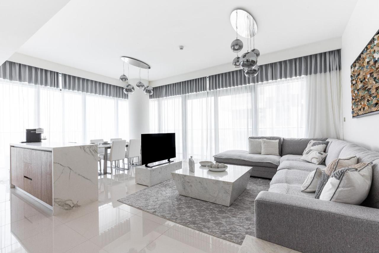 Sea View With Private Access! 3br & Maid Rm *