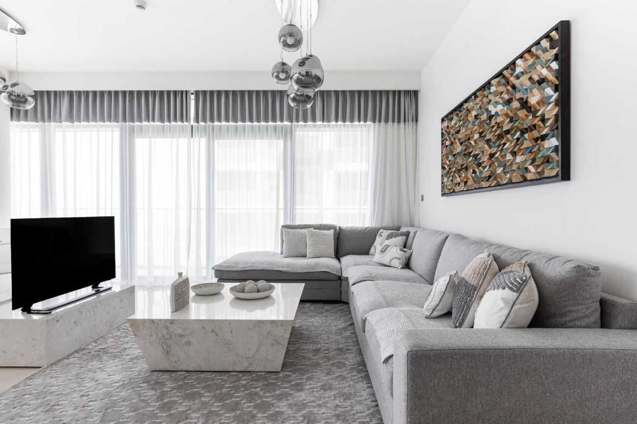 Apartment Sea View With Private Access! 3br & Maid Rm