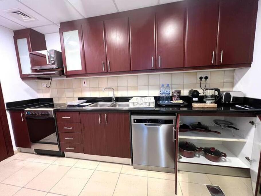 Jbr Sea View 2 Bedroom *