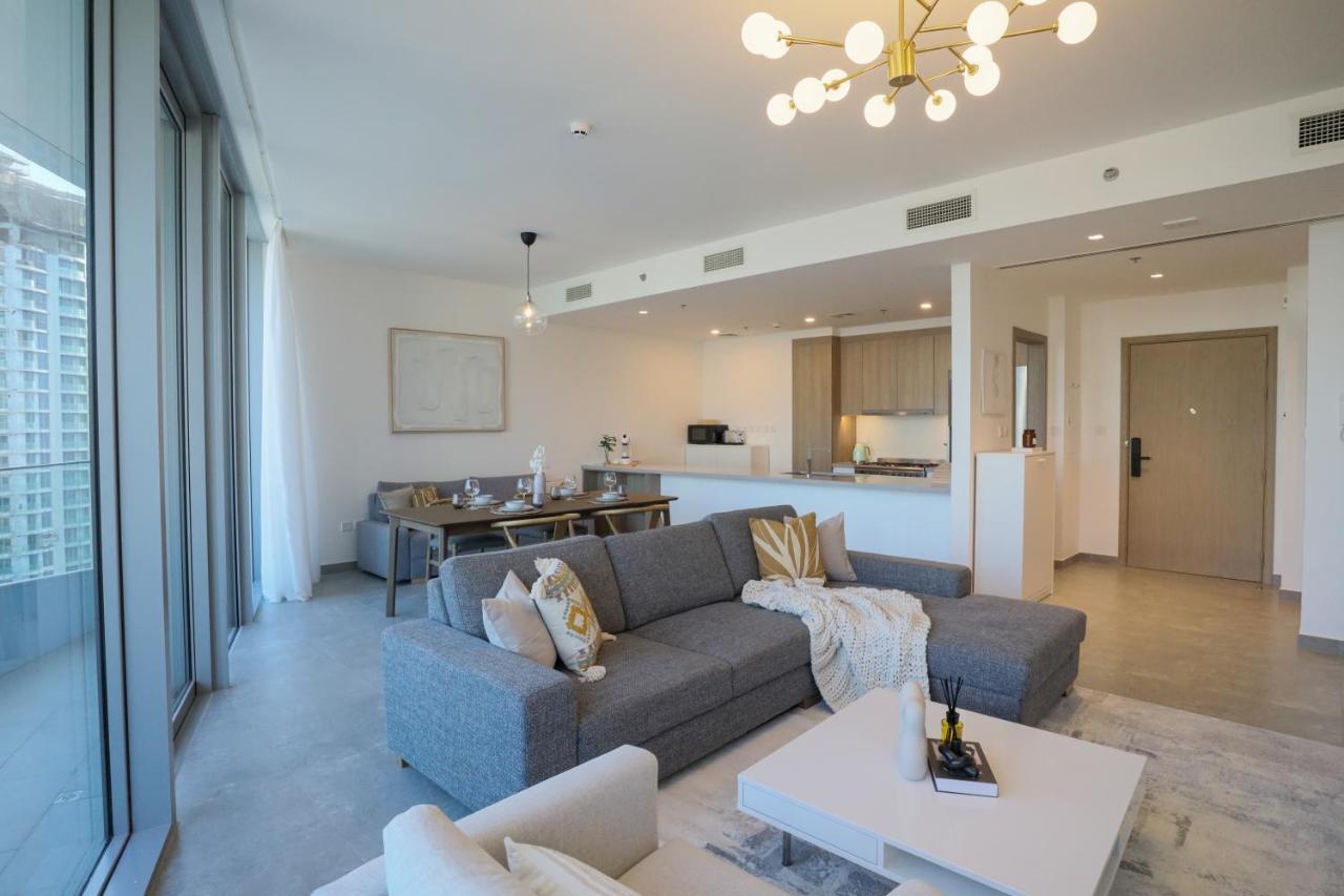 Higuests - Stylish With Balcony And Partial Marina View *