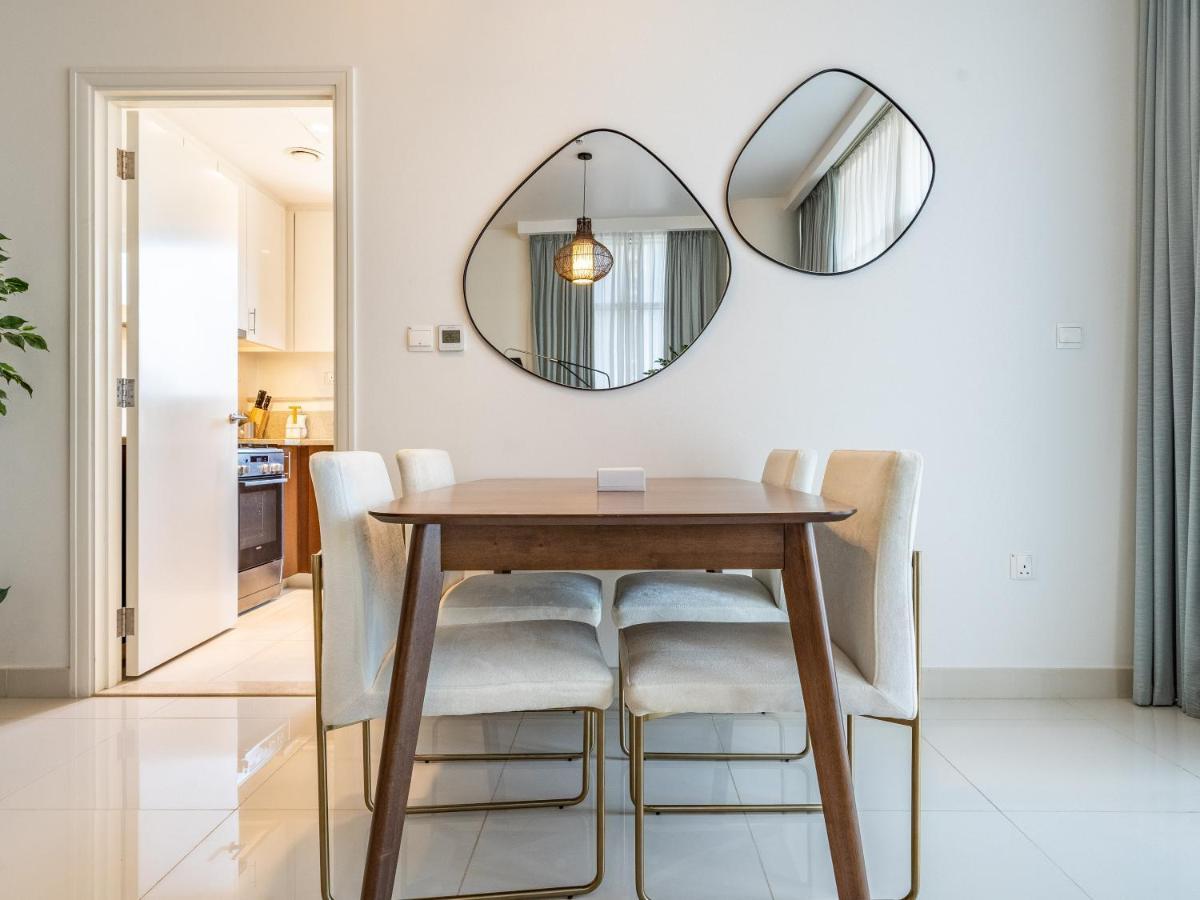 Charming 2br In Boulevard Crescent - Downtown Apartment Dubai