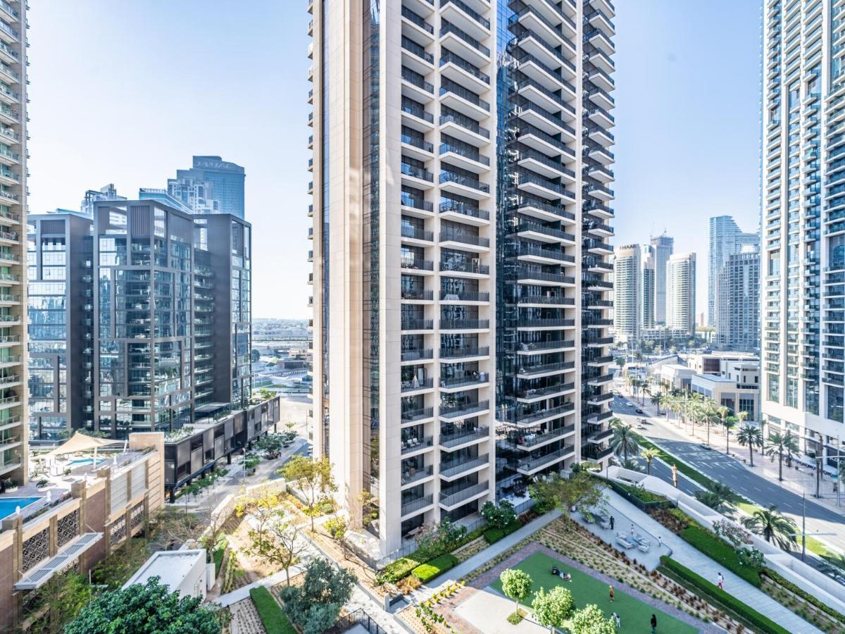 Charming 2br In Boulevard Crescent - Downtown * Dubai