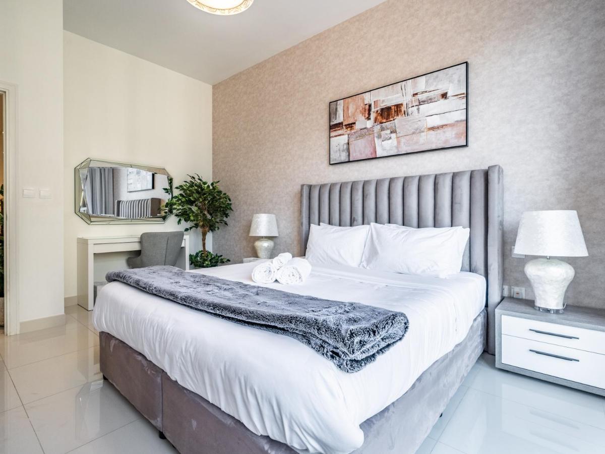Charming 2br In Boulevard Crescent - Downtown Apartment *