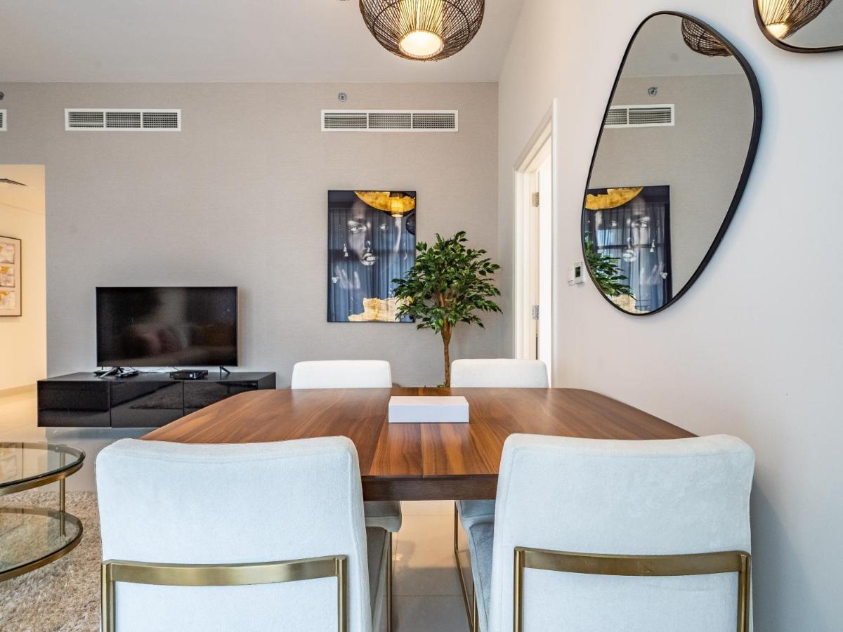 Charming 2br In Boulevard Crescent - Downtown