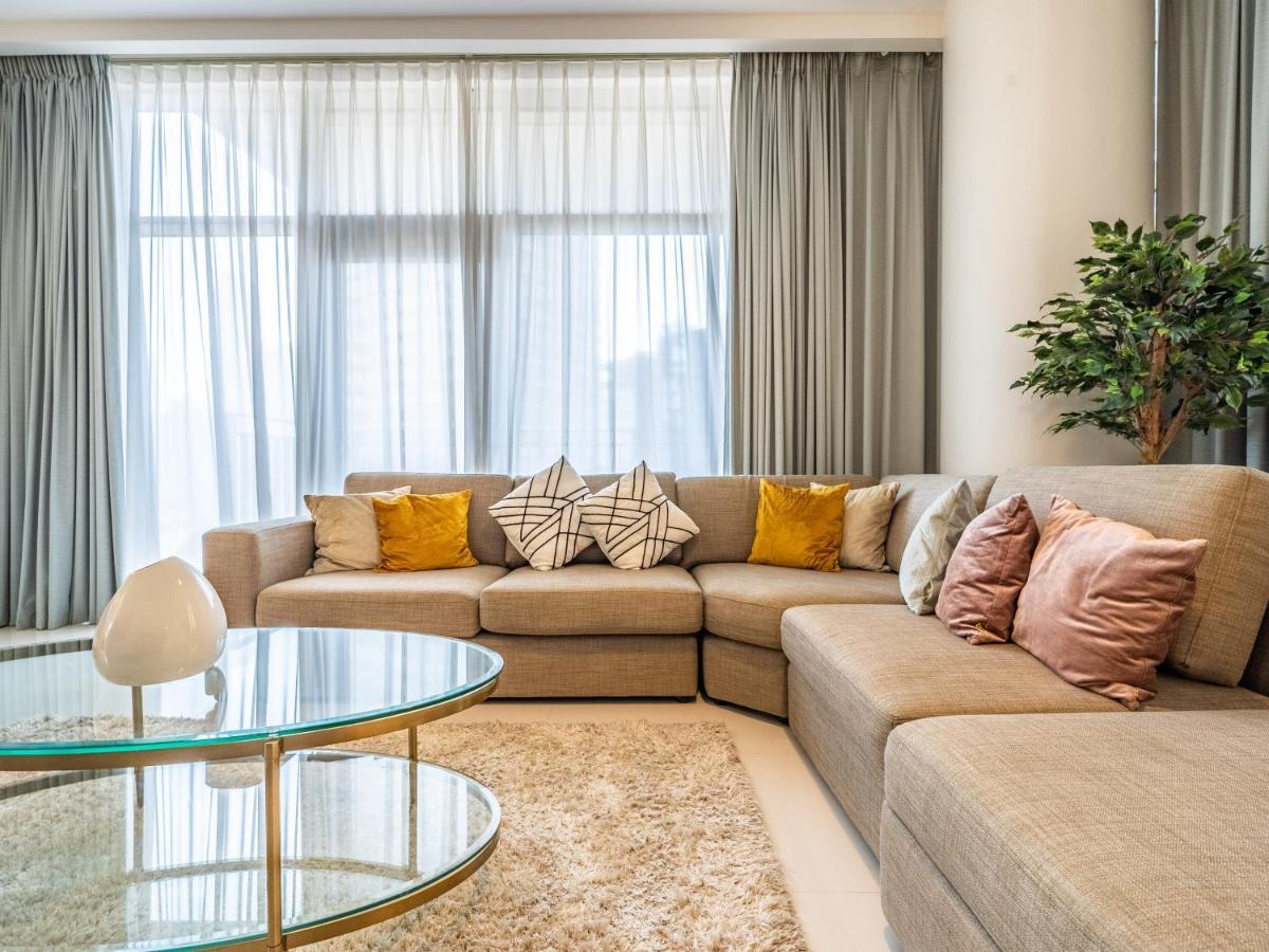 Charming 2br In Boulevard Crescent - Downtown *