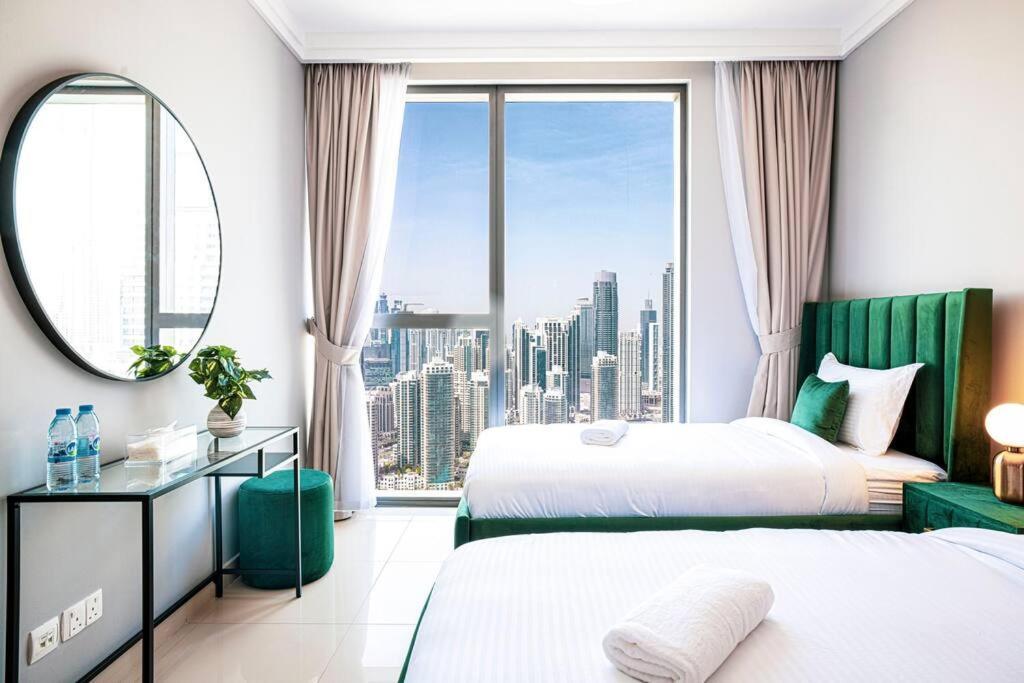 Magnificent Brand New Lux 3br Burj & Fountain View