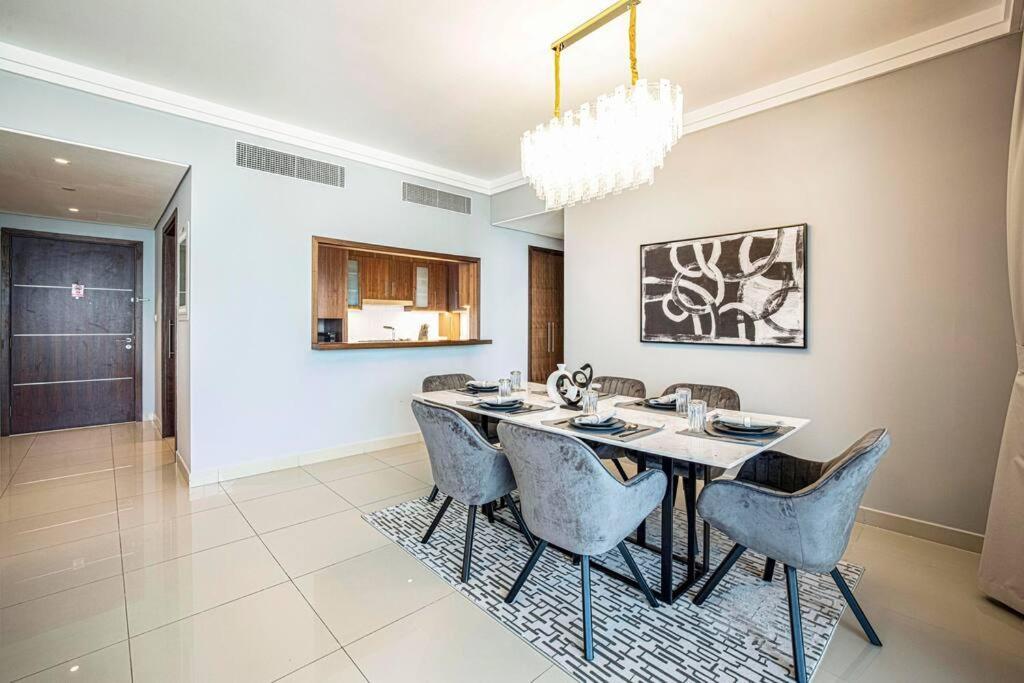 Magnificent Brand New Lux 3br Burj & Fountain View *