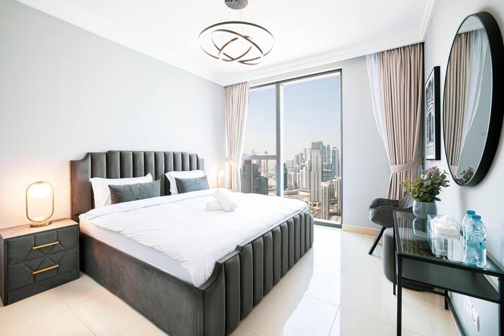 Magnificent Brand New Lux 3br Burj & Fountain View Apartment