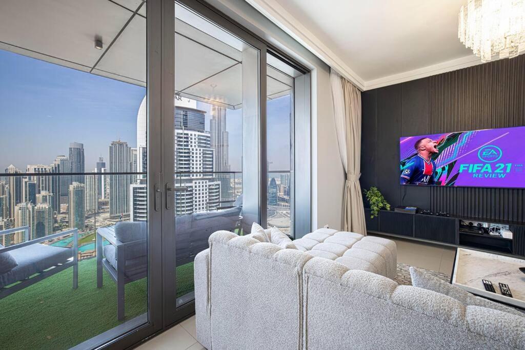 Magnificent Brand New Lux 3br Burj & Fountain View Apartment