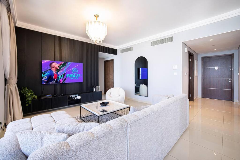 Magnificent Brand New Lux 3br Burj & Fountain View Dubai