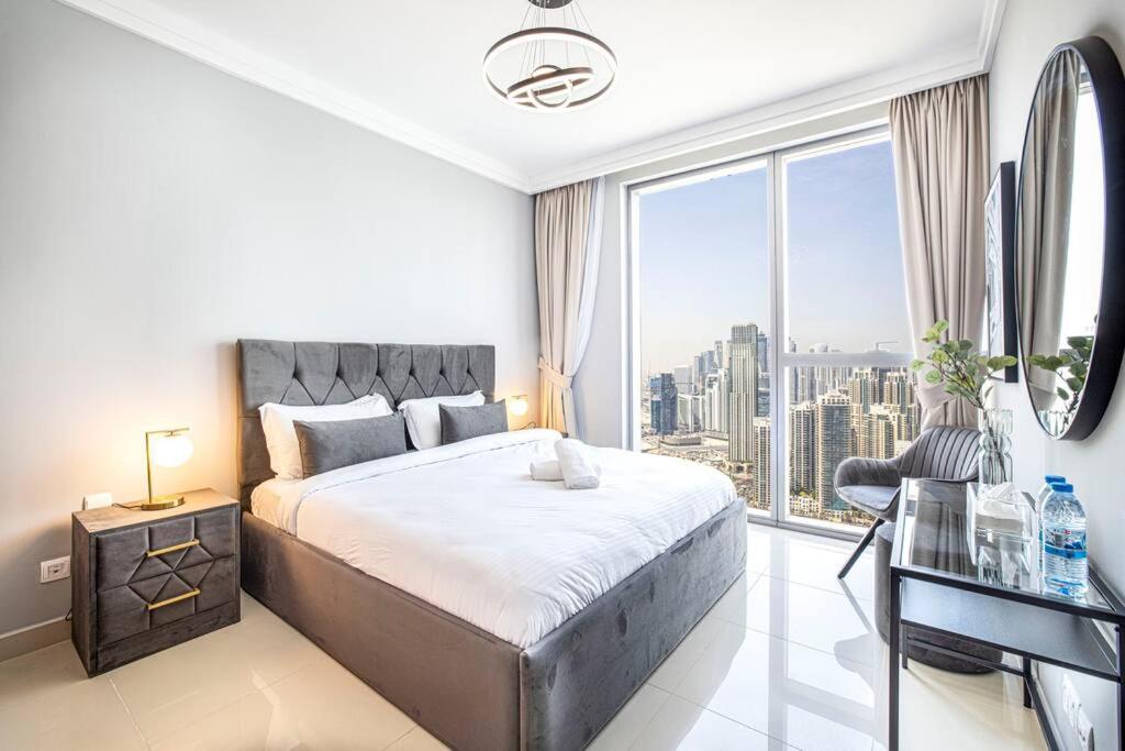 Magnificent Brand New Lux 3br Burj & Fountain View