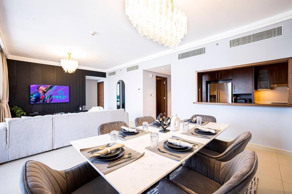 Magnificent Brand New Lux 3br Burj & Fountain View Dubai
