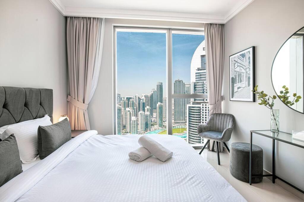 Magnificent Brand New Lux 3br Burj & Fountain View Dubai
