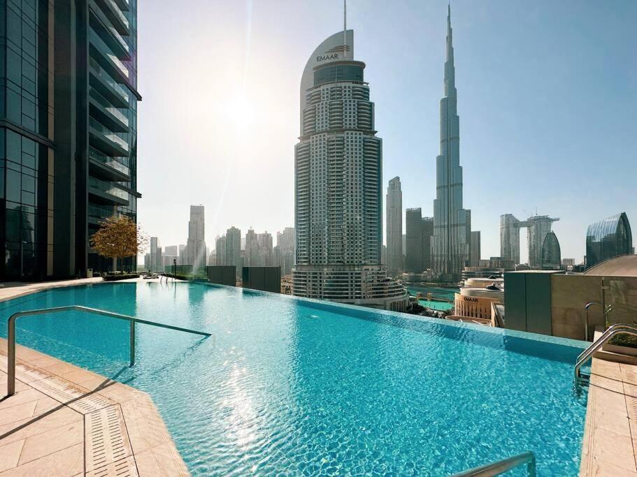 Apartment Magnificent Brand New Lux 3br Burj & Fountain View Dubai