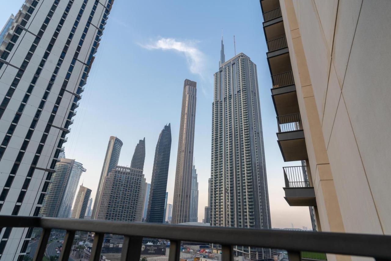 Apartment Downtown / Great Location / 2bdr / 2 Balconies / 10 Min Walk From Mall Dubai